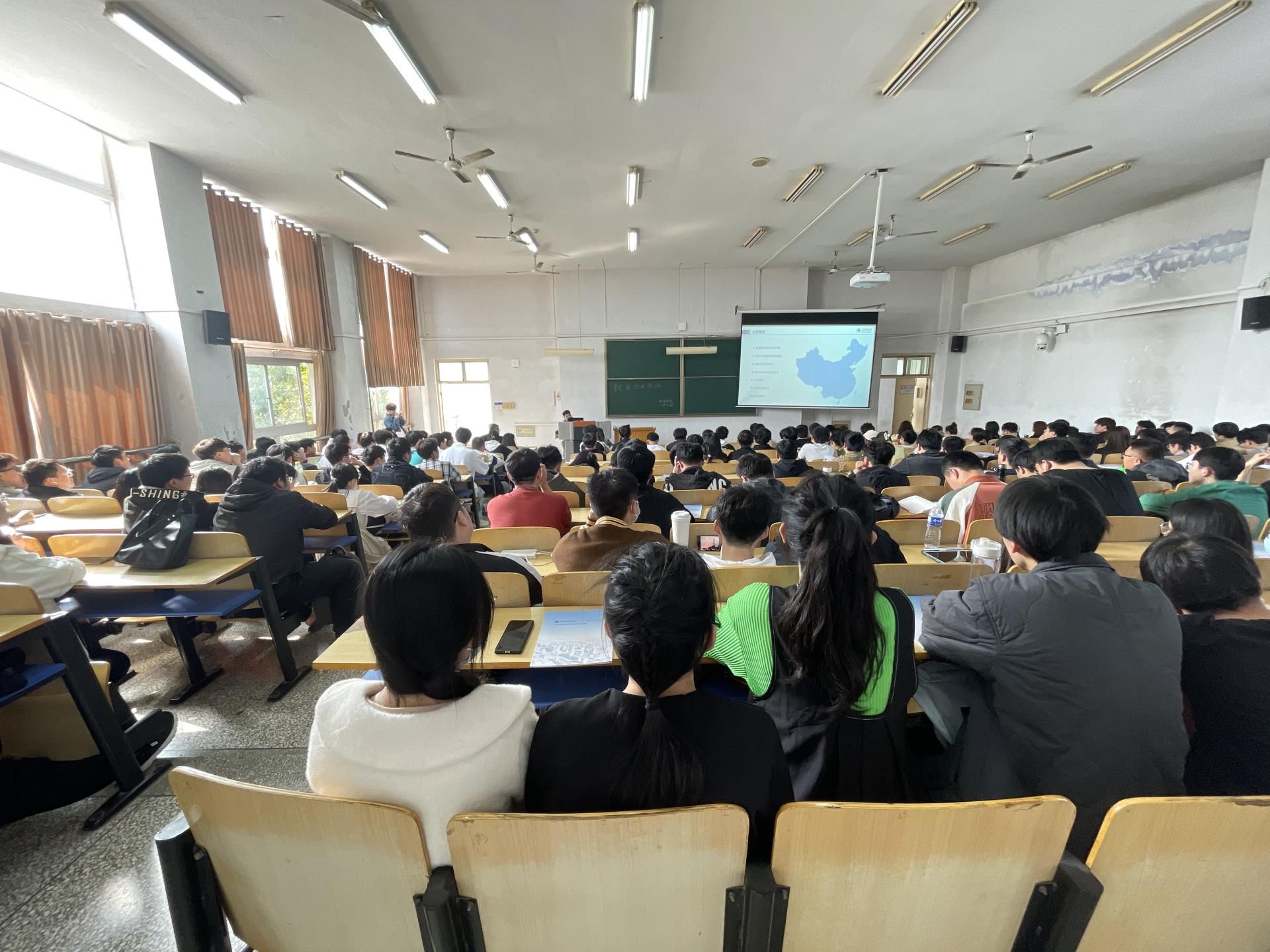 河南科技大學(xué)0330.jpg 河南科技大學(xué)0330.jpg